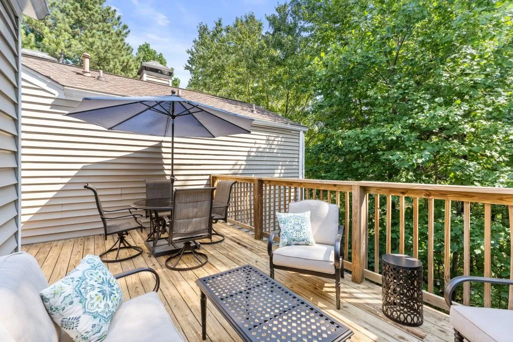 13 Dunwoody Springs Drive, Sandy Springs, Georgia 30328, 2 Bedrooms Bedrooms, ,2 BathroomsBathrooms,Residential,Sold,13 Dunwoody Springs Drive,7118705