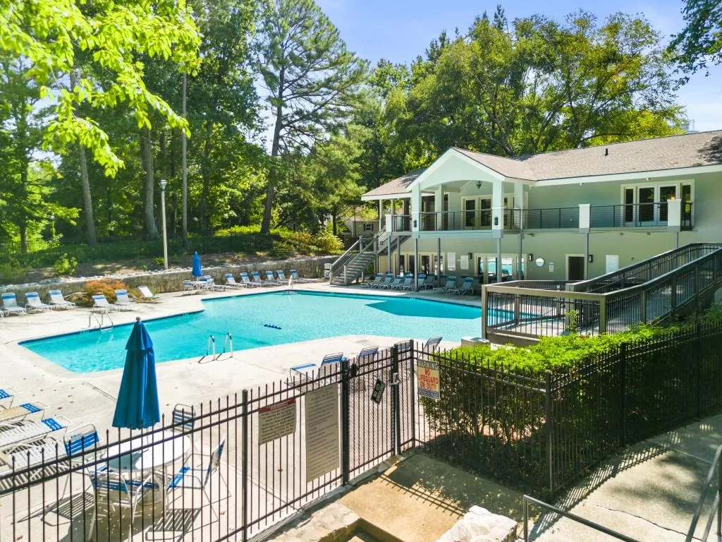 13 Dunwoody Springs Drive, Sandy Springs, Georgia 30328, 2 Bedrooms Bedrooms, ,2 BathroomsBathrooms,Residential,Sold,13 Dunwoody Springs Drive,7118705