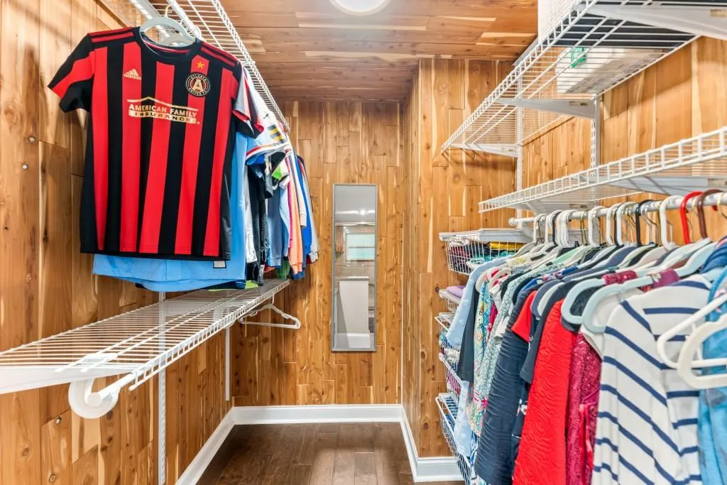 13 Dunwoody Springs Drive, Sandy Springs, Georgia 30328, 2 Bedrooms Bedrooms, ,2 BathroomsBathrooms,Residential,Sold,13 Dunwoody Springs Drive,7118705