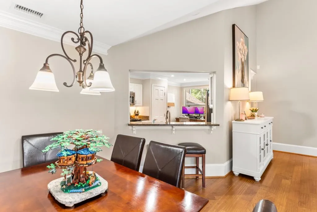 13 Dunwoody Springs Drive, Sandy Springs, Georgia 30328, 2 Bedrooms Bedrooms, ,2 BathroomsBathrooms,Residential,Sold,13 Dunwoody Springs Drive,7118705