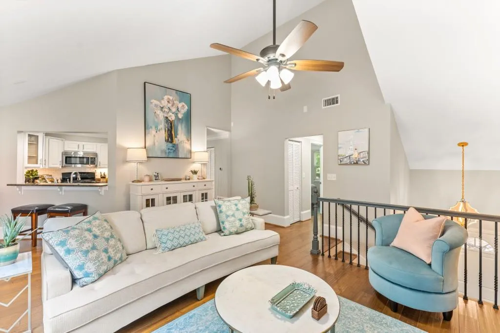 13 Dunwoody Springs Drive, Sandy Springs, Georgia 30328, 2 Bedrooms Bedrooms, ,2 BathroomsBathrooms,Residential,Sold,13 Dunwoody Springs Drive,7118705
