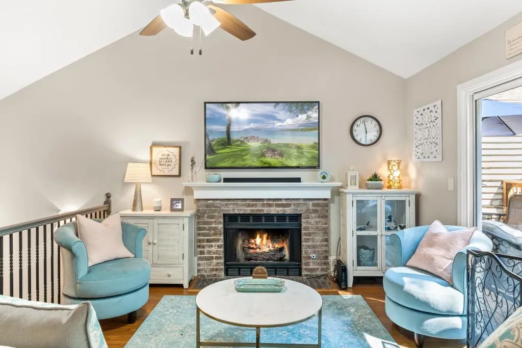 13 Dunwoody Springs Drive, Sandy Springs, Georgia 30328, 2 Bedrooms Bedrooms, ,2 BathroomsBathrooms,Residential,Sold,13 Dunwoody Springs Drive,7118705