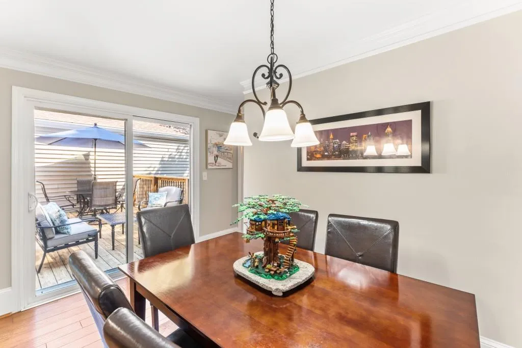 13 Dunwoody Springs Drive, Sandy Springs, Georgia 30328, 2 Bedrooms Bedrooms, ,2 BathroomsBathrooms,Residential,Sold,13 Dunwoody Springs Drive,7118705