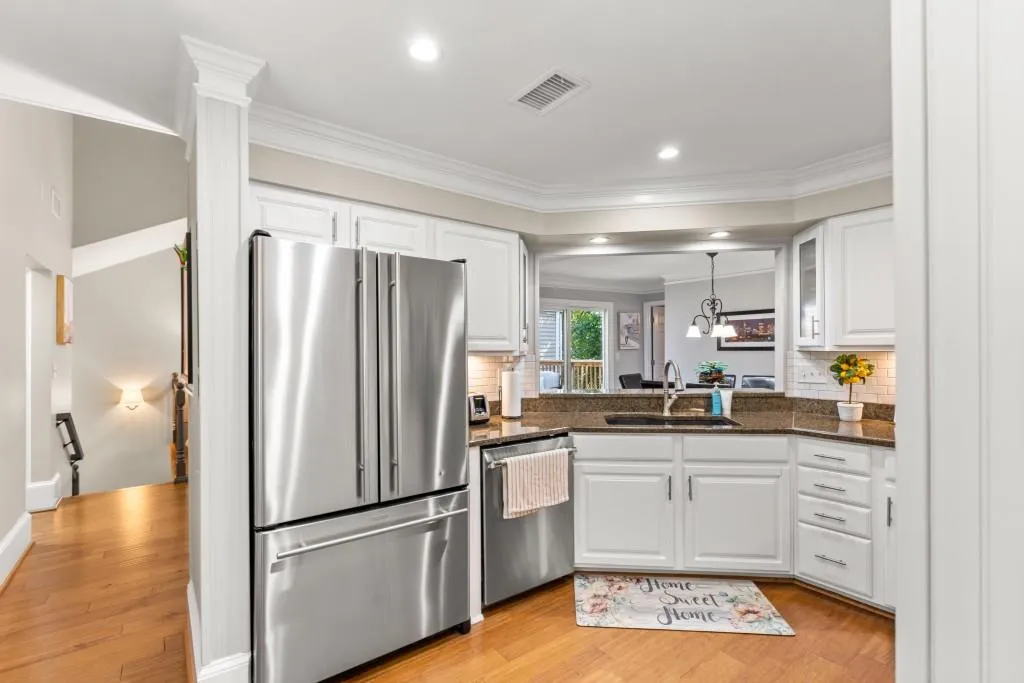 13 Dunwoody Springs Drive, Sandy Springs, Georgia 30328, 2 Bedrooms Bedrooms, ,2 BathroomsBathrooms,Residential,Sold,13 Dunwoody Springs Drive,7118705