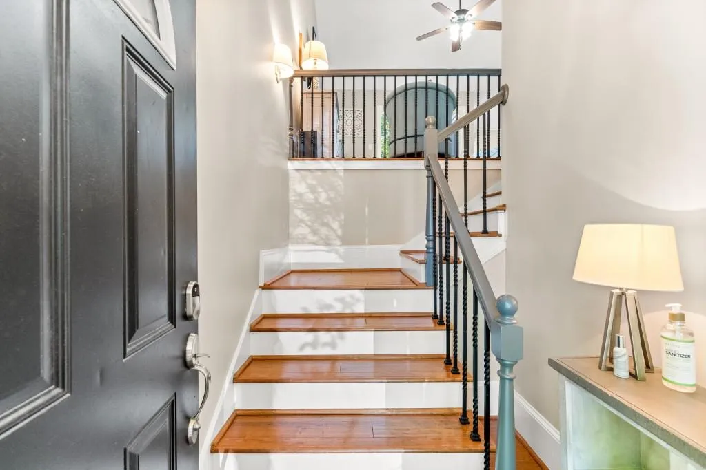 13 Dunwoody Springs Drive, Sandy Springs, Georgia 30328, 2 Bedrooms Bedrooms, ,2 BathroomsBathrooms,Residential,Sold,13 Dunwoody Springs Drive,7118705