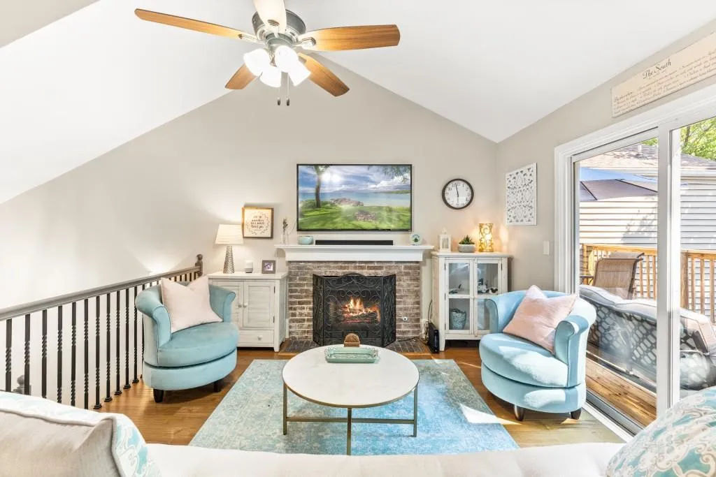 13 Dunwoody Springs Drive, Sandy Springs, Georgia 30328, 2 Bedrooms Bedrooms, ,2 BathroomsBathrooms,Residential,Sold,13 Dunwoody Springs Drive,7118705