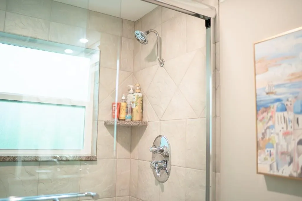 13 Dunwoody Springs Drive, Sandy Springs, Georgia 30328, 2 Bedrooms Bedrooms, ,2 BathroomsBathrooms,Residential,Sold,13 Dunwoody Springs Drive,7118705