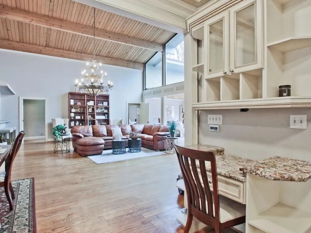 6435 Riverside Drive, Sandy Springs, Georgia 30328, 4 Bedrooms Bedrooms, ,3 BathroomsBathrooms,Residential,Sold,6435 Riverside Drive,6680047