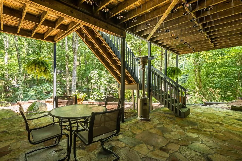 160 Spalding Creek Court, Sandy Springs, Georgia 30350, 5 Bedrooms Bedrooms, ,5 BathroomsBathrooms,Residential,Sold,160 Spalding Creek Court,6060178