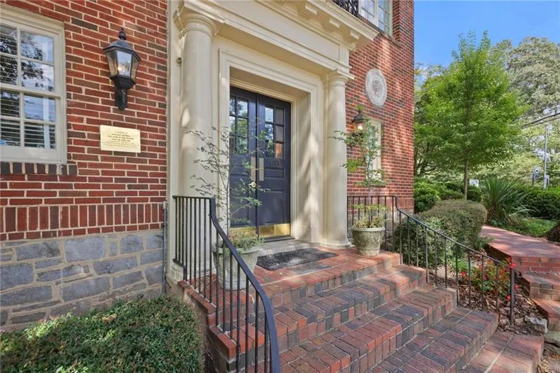 1 S Prado Ne Unit 1, Atlanta, Georgia 30309, 1 Bedroom Bedrooms, ,1 BathroomBathrooms,Residential,For Sale,1 S Prado Ne Unit 1,7682895