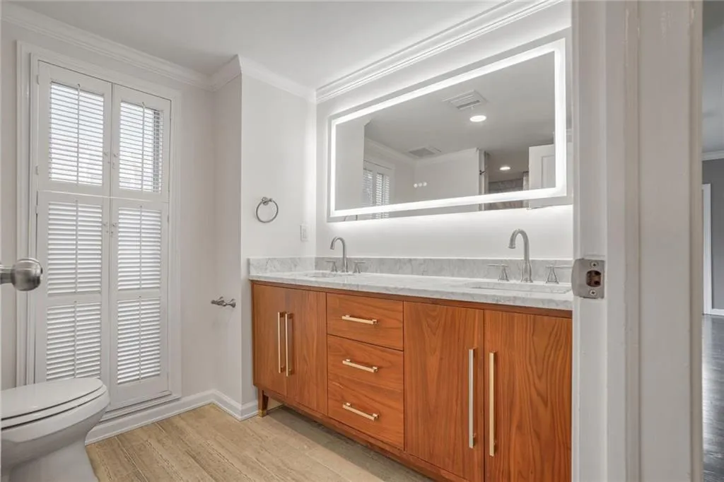 2769 Peachtree Road Ne Unit 10, Atlanta, Georgia 30305, 2 Bedrooms Bedrooms, ,2 BathroomsBathrooms,Residential,For Sale,2769 Peachtree Road Ne Unit 10,7591821