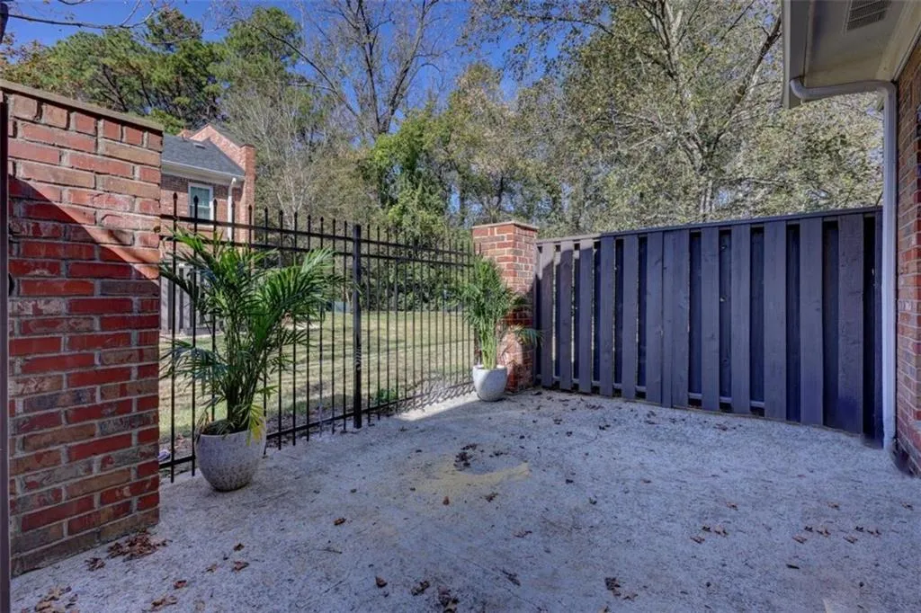 6 Kings Tavern Place, Atlanta, Georgia 30318, 2 Bedrooms Bedrooms, ,2 BathroomsBathrooms,Residential,For Sale,6 Kings Tavern Place,7672425 6 Kings Tavern Place, Atlanta, Georgia 30318, 2 Bedrooms Bedrooms, ,2 BathroomsBathrooms,Residential,For Sale,6 Kings Tavern Place,7672425