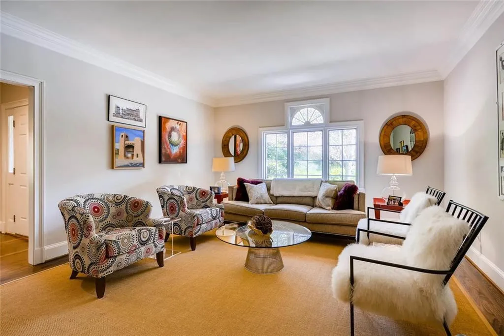 82 Paces West Circle Nw, Atlanta, Georgia 30327, 4 Bedrooms Bedrooms, ,2 BathroomsBathrooms,Residential,Sold,82 Paces West Circle Nw,5913602