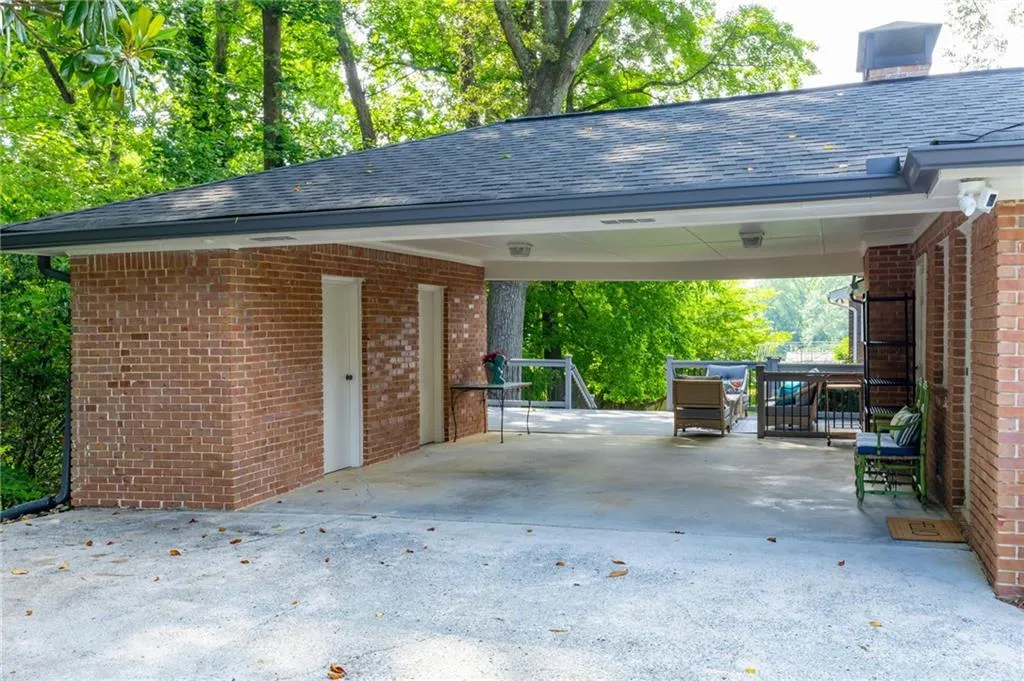 1342 Old Johnson Ferry Road Ne, Brookhaven, Georgia 30319, 3 Bedrooms Bedrooms, ,2 BathroomsBathrooms,Residential,For Sale,1342 Old Johnson Ferry Road Ne,7603988
