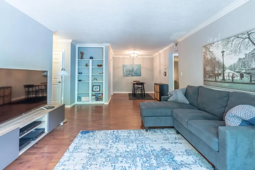 6851 Roswell Road Unit J-19, Sandy Springs, Georgia 30328, 2 Bedrooms Bedrooms, ,1 BathroomBathrooms,Residential,Sold,6851 Roswell Road Unit J-19,6908366