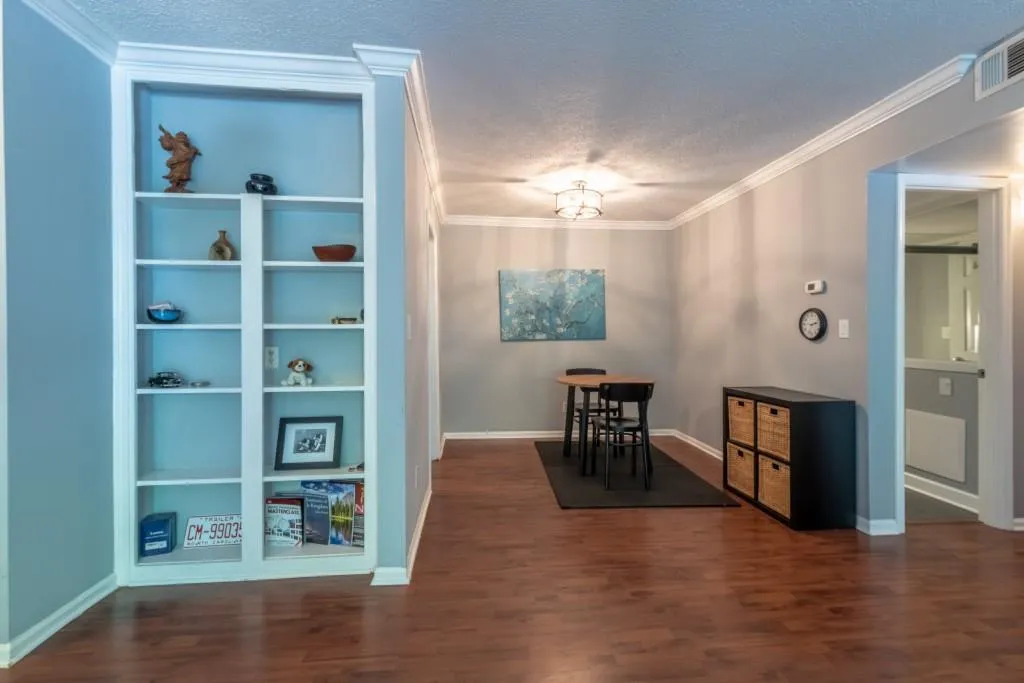 6851 Roswell Road Unit J-19, Sandy Springs, Georgia 30328, 2 Bedrooms Bedrooms, ,1 BathroomBathrooms,Residential,Sold,6851 Roswell Road Unit J-19,6908366
