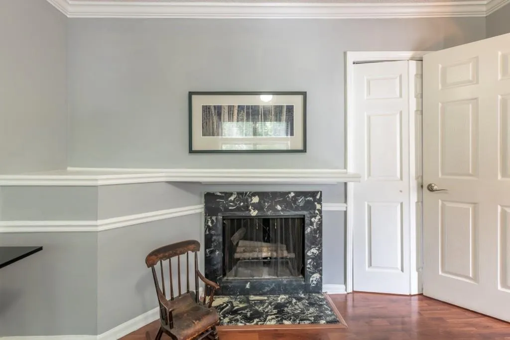 6851 Roswell Road Unit J-19, Sandy Springs, Georgia 30328, 2 Bedrooms Bedrooms, ,1 BathroomBathrooms,Residential,Sold,6851 Roswell Road Unit J-19,6908366