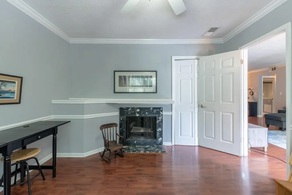 6851 Roswell Road Unit J-19, Sandy Springs, Georgia 30328, 2 Bedrooms Bedrooms, ,1 BathroomBathrooms,Residential,Sold,6851 Roswell Road Unit J-19,6908366