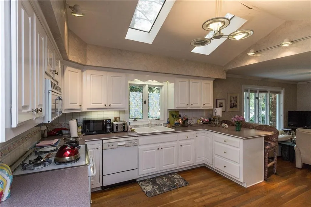 4804 Kitty Hawk Drive, Atlanta, Georgia 30342, 5 Bedrooms Bedrooms, ,3 BathroomsBathrooms,Residential,Sold,4804 Kitty Hawk Drive,5901973