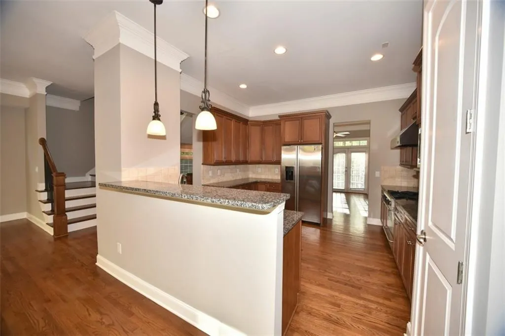 5441 Battery Lane Unit 5441, Atlanta, Georgia 30342, 4 Bedrooms Bedrooms, ,2 BathroomsBathrooms,Residential,Sold,5441 Battery Lane Unit 5441,5673722