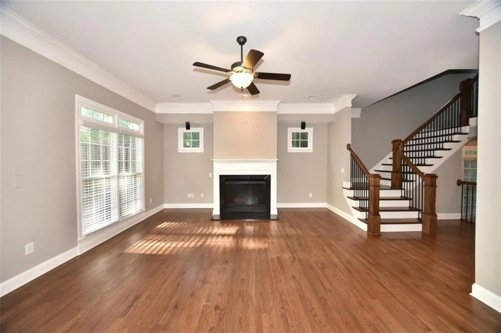 5441 Battery Lane Unit 5441, Atlanta, Georgia 30342, 4 Bedrooms Bedrooms, ,2 BathroomsBathrooms,Residential,Sold,5441 Battery Lane Unit 5441,5673722