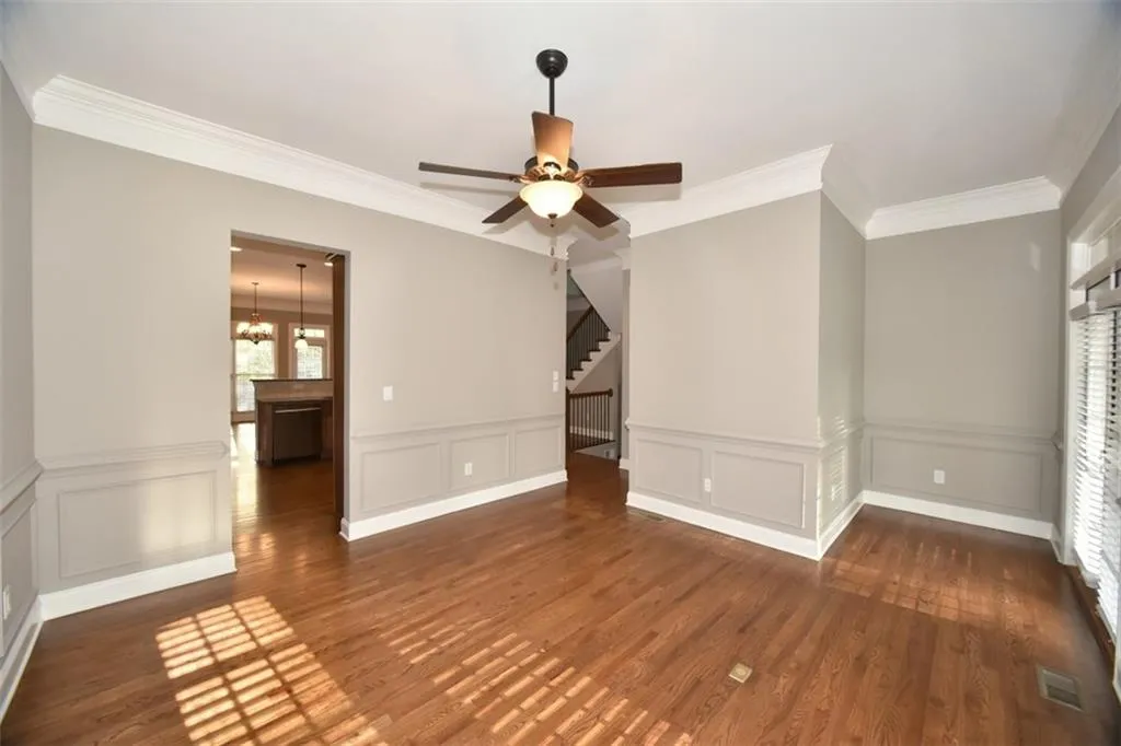 5441 Battery Lane Unit 5441, Atlanta, Georgia 30342, 4 Bedrooms Bedrooms, ,2 BathroomsBathrooms,Residential,Sold,5441 Battery Lane Unit 5441,5673722