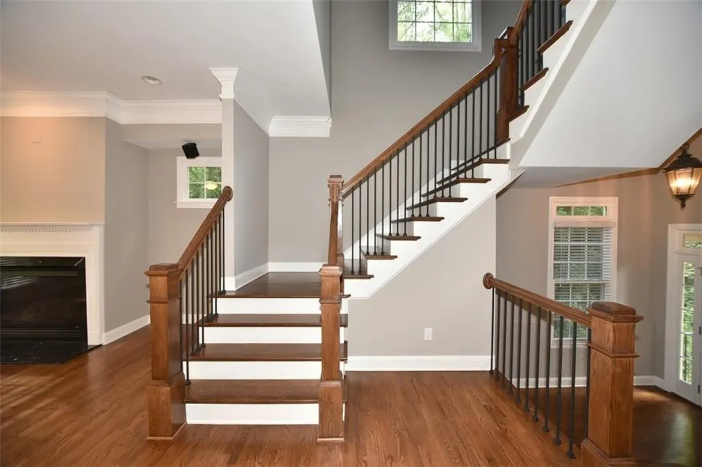 5441 Battery Lane Unit 5441, Atlanta, Georgia 30342, 4 Bedrooms Bedrooms, ,2 BathroomsBathrooms,Residential,Sold,5441 Battery Lane Unit 5441,5673722