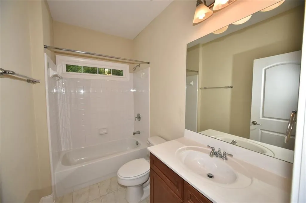 5441 Battery Lane Unit 5441, Atlanta, Georgia 30342, 4 Bedrooms Bedrooms, ,2 BathroomsBathrooms,Residential,Sold,5441 Battery Lane Unit 5441,5673722