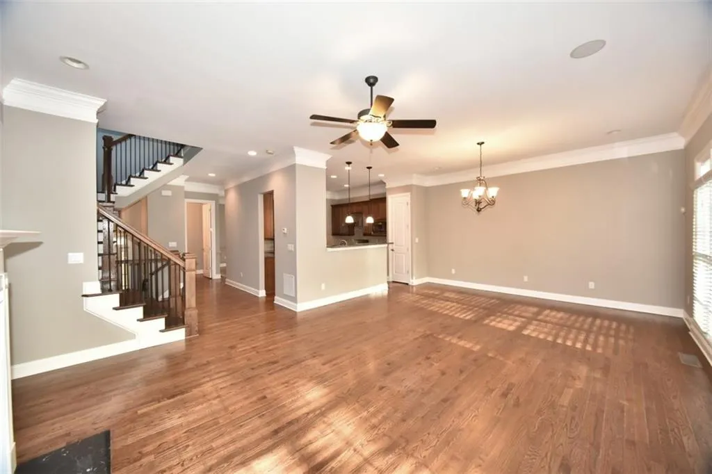 5441 Battery Lane Unit 5441, Atlanta, Georgia 30342, 4 Bedrooms Bedrooms, ,2 BathroomsBathrooms,Residential,Sold,5441 Battery Lane Unit 5441,5673722