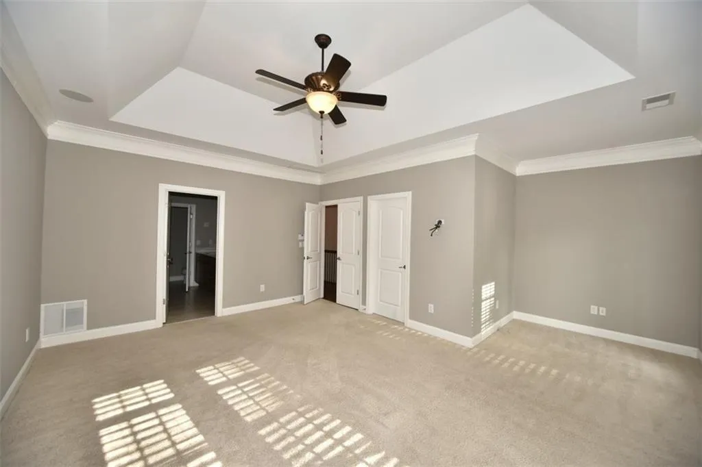 5441 Battery Lane Unit 5441, Atlanta, Georgia 30342, 4 Bedrooms Bedrooms, ,2 BathroomsBathrooms,Residential,Sold,5441 Battery Lane Unit 5441,5673722