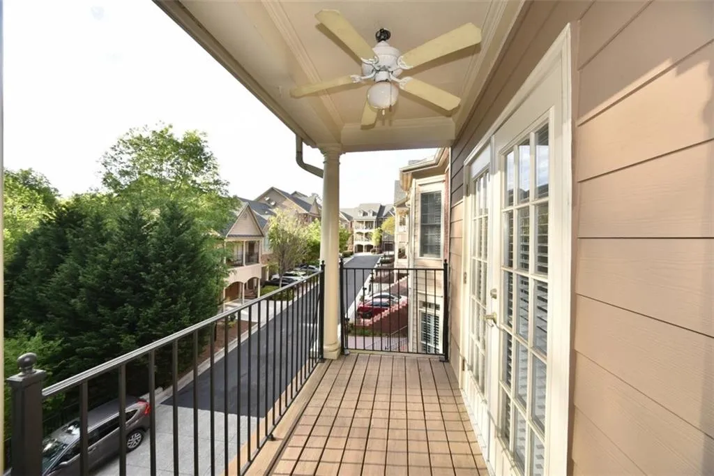 5441 Battery Lane Unit 5441, Atlanta, Georgia 30342, 4 Bedrooms Bedrooms, ,2 BathroomsBathrooms,Residential,Sold,5441 Battery Lane Unit 5441,5673722