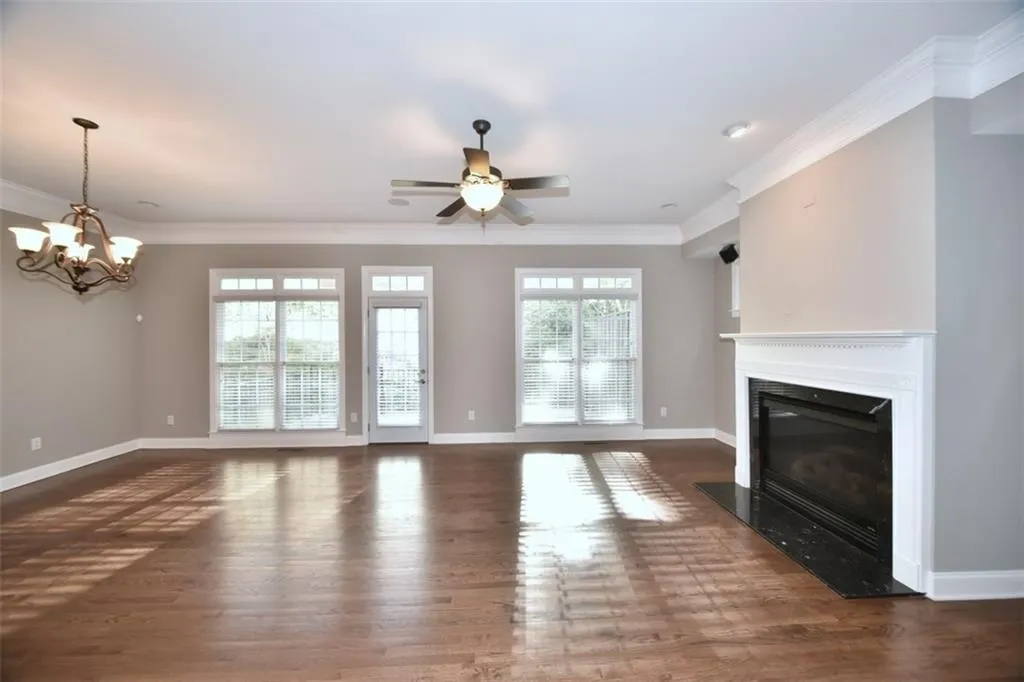 5441 Battery Lane Unit 5441, Atlanta, Georgia 30342, 4 Bedrooms Bedrooms, ,2 BathroomsBathrooms,Residential,Sold,5441 Battery Lane Unit 5441,5673722