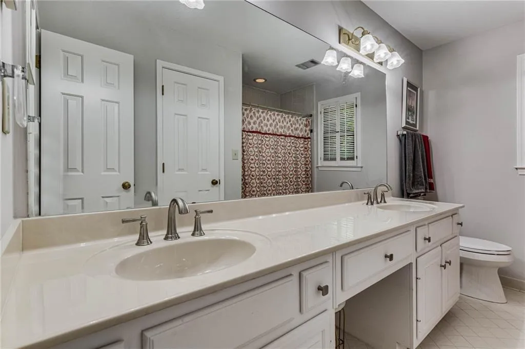 540 Vinington Court, Sandy Springs, Georgia 30350, 5 Bedrooms Bedrooms, ,4 BathroomsBathrooms,Residential,Sold,540 Vinington Court,7052410