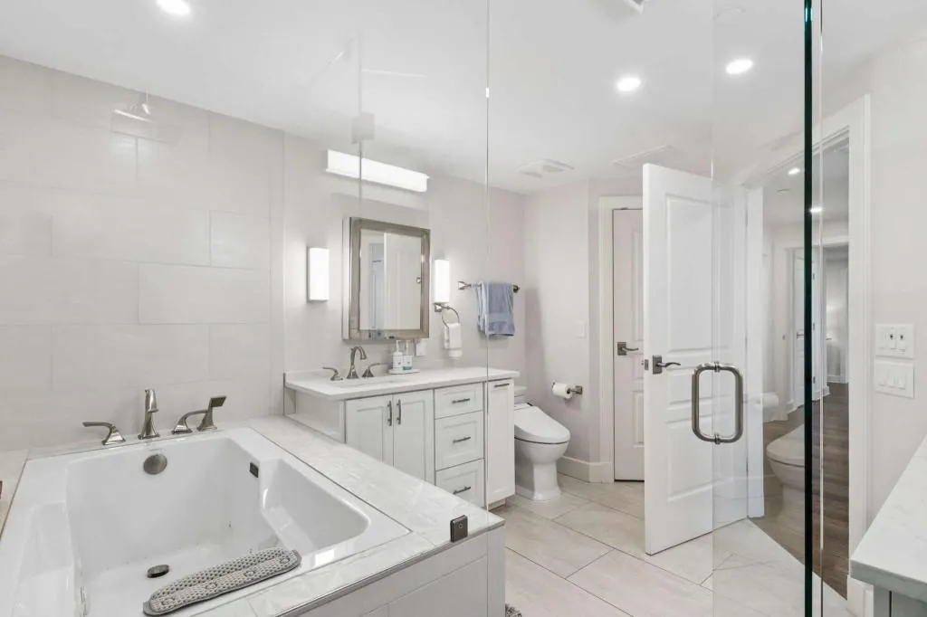 700 Park Regency Place Ne Unit 1604, Atlanta, Georgia 30326, 2 Bedrooms Bedrooms, 0 ,2 BathroomsBathrooms,Residential,For Sale,700 Park Regency Place Ne Unit 1604,7834723