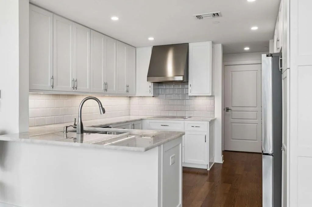 700 Park Regency Place Ne Unit 1604, Atlanta, Georgia 30326, 2 Bedrooms Bedrooms, 0 ,2 BathroomsBathrooms,Residential,For Sale,700 Park Regency Place Ne Unit 1604,7834723