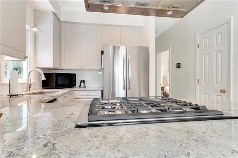 396 Carolwood Lane, Atlanta, Georgia 30342, 3 Bedrooms Bedrooms, ,2 BathroomsBathrooms,Residential,Sold,396 Carolwood Lane,6044505
