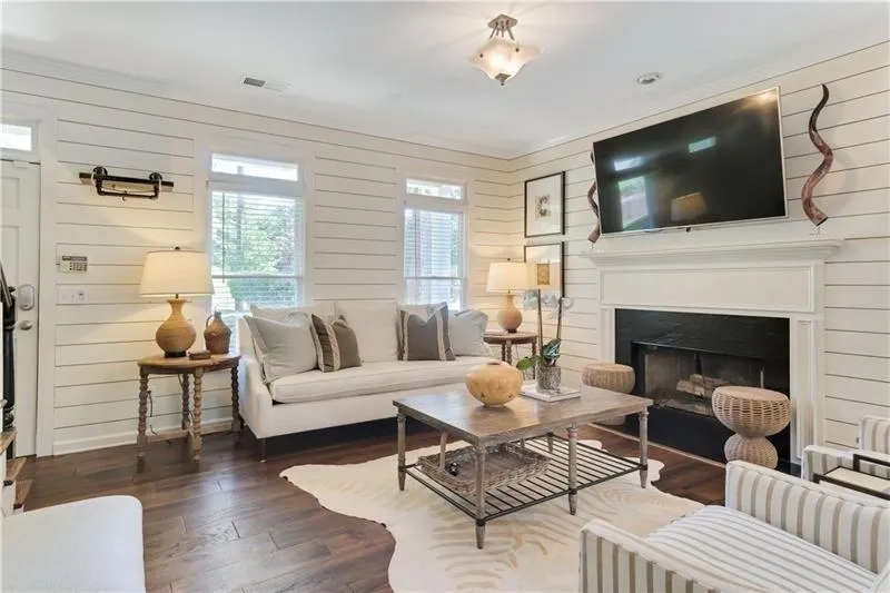 396 Carolwood Lane, Atlanta, Georgia 30342, 3 Bedrooms Bedrooms, ,2 BathroomsBathrooms,Residential,Sold,396 Carolwood Lane,6044505