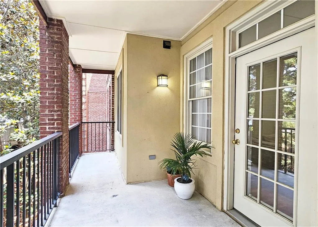 1735 Peachtree Street Ne Unit 210, Atlanta, Georgia 30309, 2 Bedrooms Bedrooms, ,2 BathroomsBathrooms,Residential,For Sale,1735 Peachtree Street Ne Unit 210,7404273