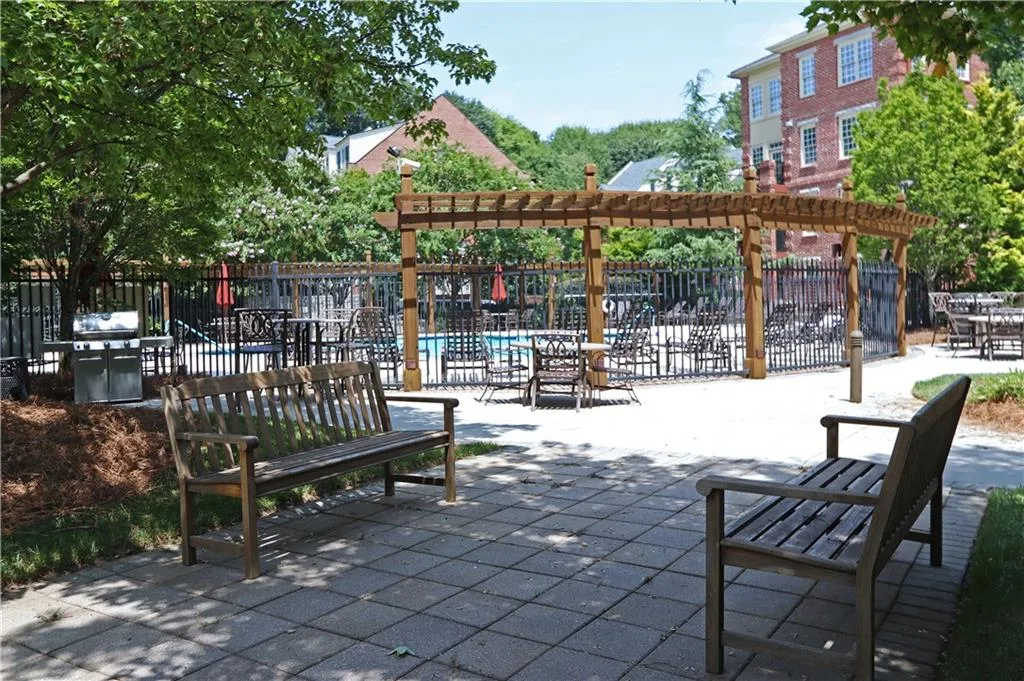 1735 Peachtree Street Ne Unit 210, Atlanta, Georgia 30309, 2 Bedrooms Bedrooms, ,2 BathroomsBathrooms,Residential,For Sale,1735 Peachtree Street Ne Unit 210,7404273