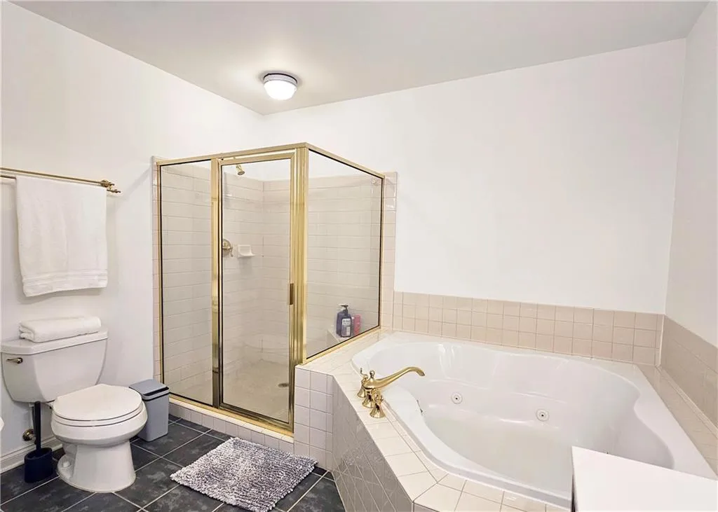 1735 Peachtree Street Ne Unit 210, Atlanta, Georgia 30309, 2 Bedrooms Bedrooms, ,2 BathroomsBathrooms,Residential,For Sale,1735 Peachtree Street Ne Unit 210,7404273