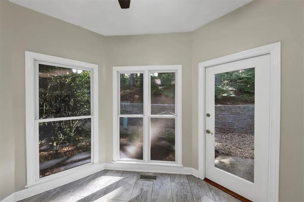10 Forest Ridge Court, Sandy Springs, Georgia 30350, 3 Bedrooms Bedrooms, ,2 BathroomsBathrooms,Residential,Sold,10 Forest Ridge Court,7397496