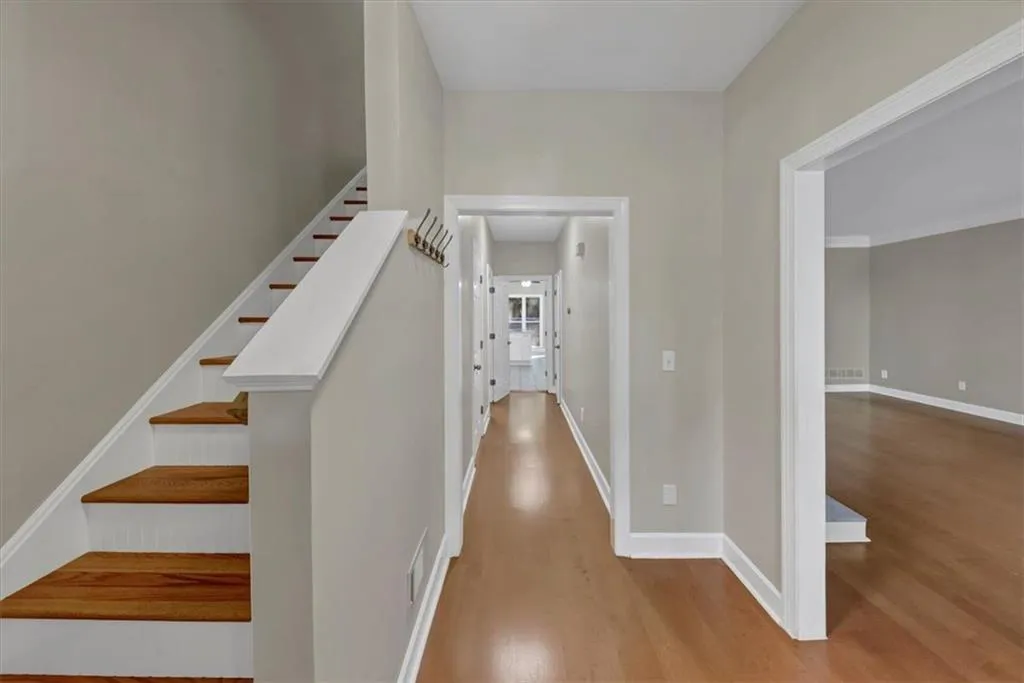 10 Forest Ridge Court, Sandy Springs, Georgia 30350, 3 Bedrooms Bedrooms, ,2 BathroomsBathrooms,Residential,Sold,10 Forest Ridge Court,7397496