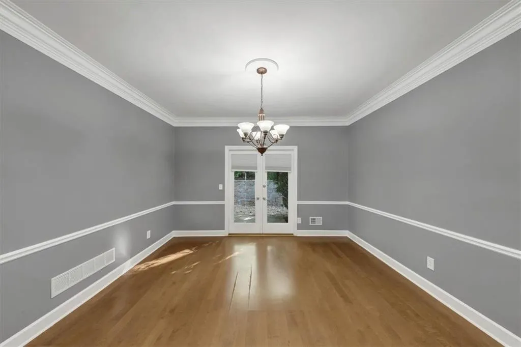 10 Forest Ridge Court, Sandy Springs, Georgia 30350, 3 Bedrooms Bedrooms, ,2 BathroomsBathrooms,Residential,Sold,10 Forest Ridge Court,7397496