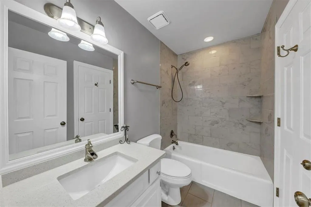 10 Forest Ridge Court, Sandy Springs, Georgia 30350, 3 Bedrooms Bedrooms, ,2 BathroomsBathrooms,Residential,Sold,10 Forest Ridge Court,7397496
