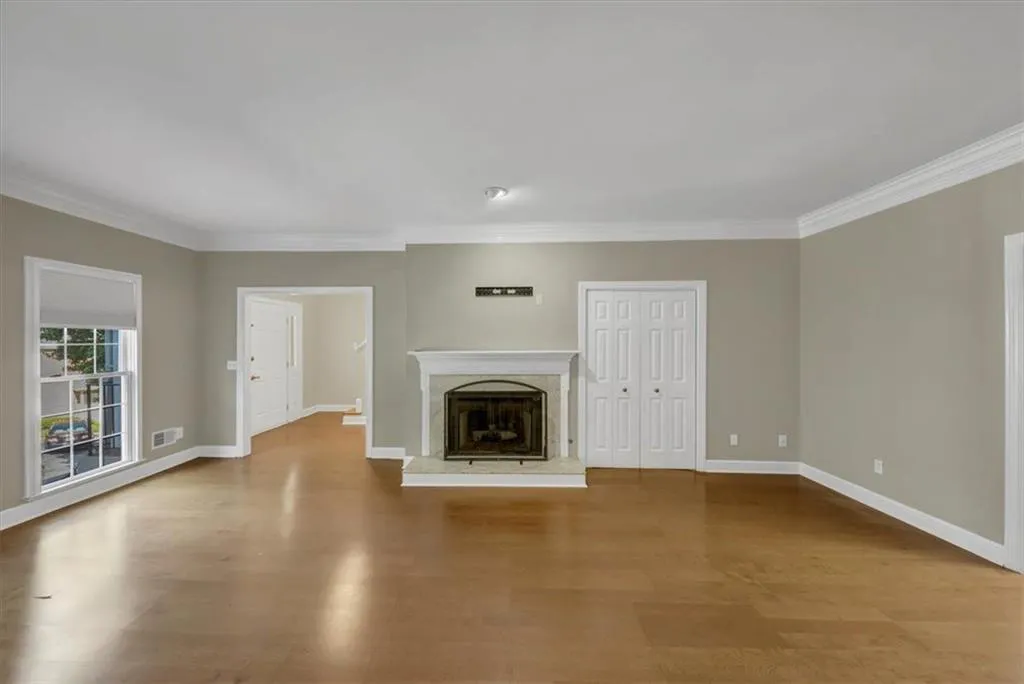 10 Forest Ridge Court, Sandy Springs, Georgia 30350, 3 Bedrooms Bedrooms, ,2 BathroomsBathrooms,Residential,Sold,10 Forest Ridge Court,7397496
