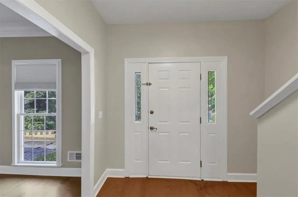 10 Forest Ridge Court, Sandy Springs, Georgia 30350, 3 Bedrooms Bedrooms, ,2 BathroomsBathrooms,Residential,Sold,10 Forest Ridge Court,7397496