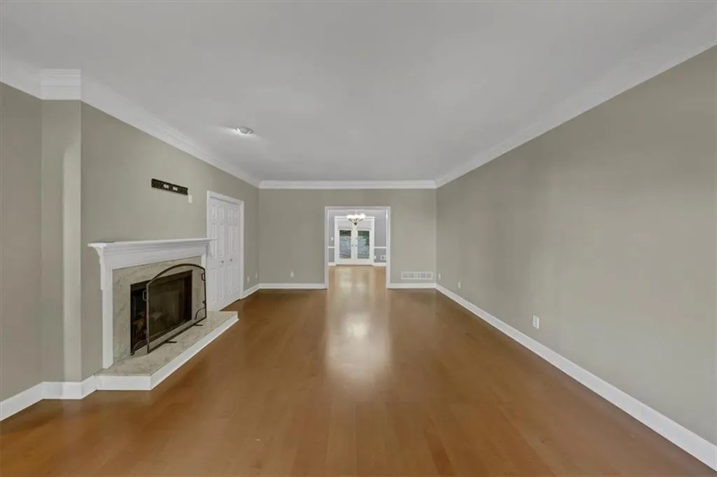 10 Forest Ridge Court, Sandy Springs, Georgia 30350, 3 Bedrooms Bedrooms, ,2 BathroomsBathrooms,Residential,Sold,10 Forest Ridge Court,7397496