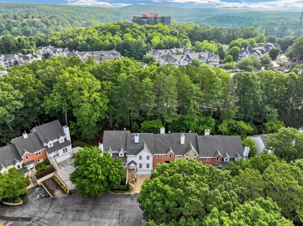 10 Forest Ridge Court, Sandy Springs, Georgia 30350, 3 Bedrooms Bedrooms, ,2 BathroomsBathrooms,Residential,Sold,10 Forest Ridge Court,7397496