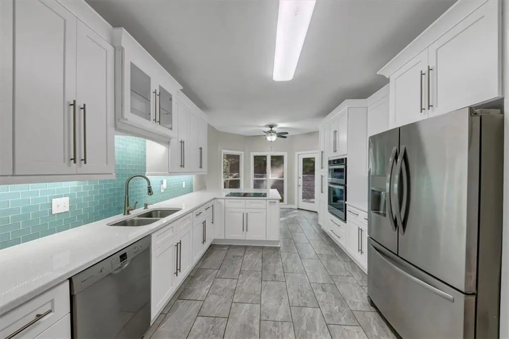 10 Forest Ridge Court, Sandy Springs, Georgia 30350, 3 Bedrooms Bedrooms, ,2 BathroomsBathrooms,Residential,Sold,10 Forest Ridge Court,7397496