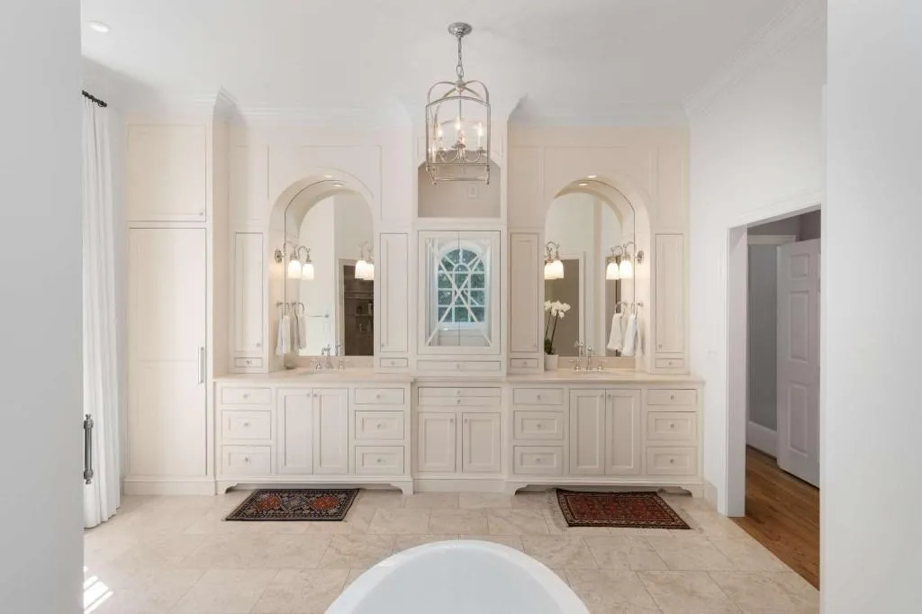 1382 Wesley Circle Nw, Atlanta, Georgia 30327, 6 Bedrooms Bedrooms, ,5 BathroomsBathrooms,Residential,For Sale,1382 Wesley Circle Nw,7646507